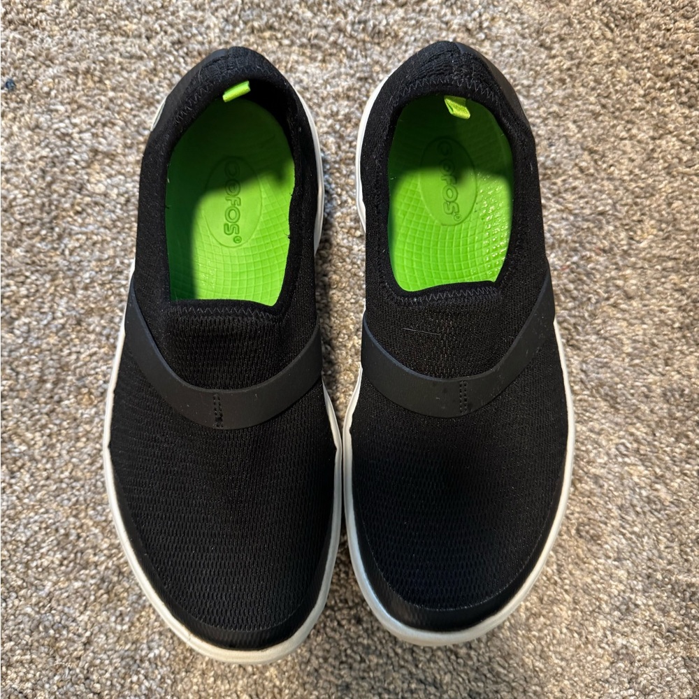 Oofos Slip on Shoes Women’s Size 9.5